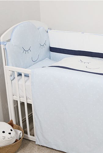 Bebi posteljina sa ogradicom za krevetac plavi Oblak